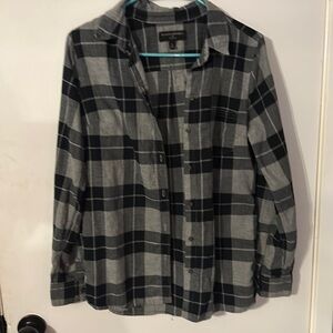 Guc banana republic size Medium lighter weight flannel long sleeve shirt.